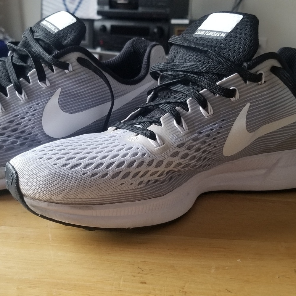 Nike Men's Air Zoom Pegasus 34 Running Shoe